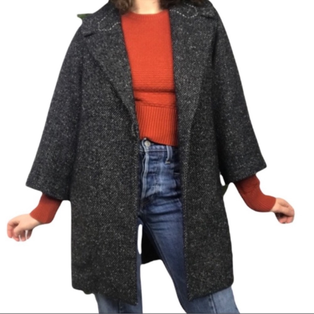 CAbi Navy Blue Tweed Wool Blend Lined Blazer in size Medium